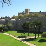 Ioli's - Medieval Town Tatil Evi *