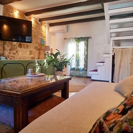 Ioli's - Medieval Town *