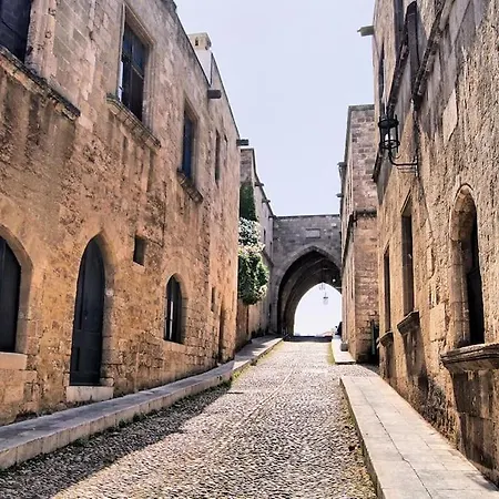 Ioli's - Medieval Town Holiday home *